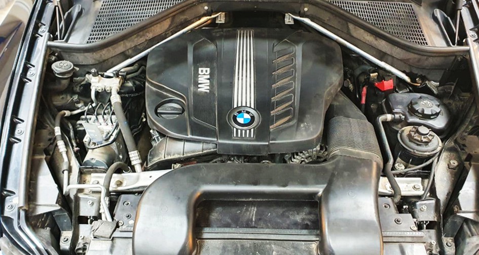 Чип-тюнинг BMW X6 E71 3.0 (245 л.с.). Чистка впускного коллектора от сажи. Отключение клапана EGR. Удаление сажевого фильтра