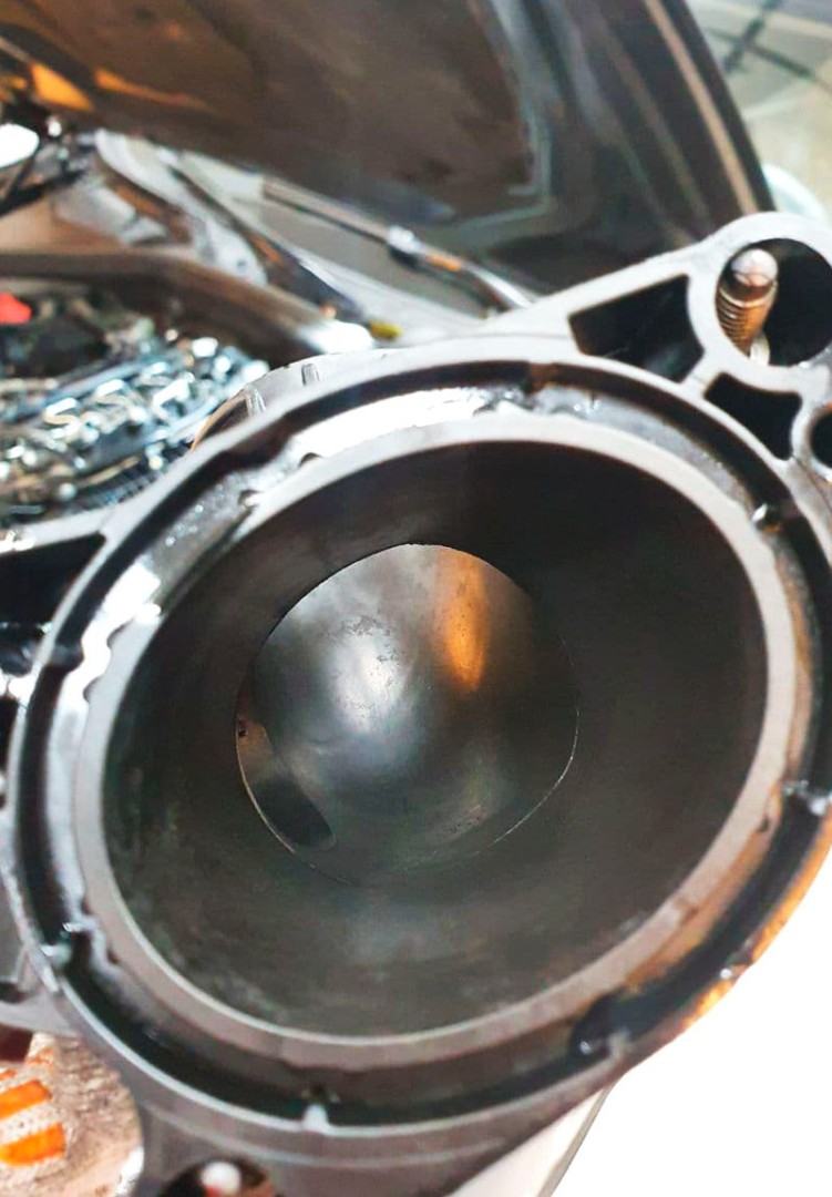 Чистка впускного коллектора от сажи на BMW 5-Series (F10) 530d 3.0 (249 л.с.). Отключение клапана EGR. Чип-тюнинг