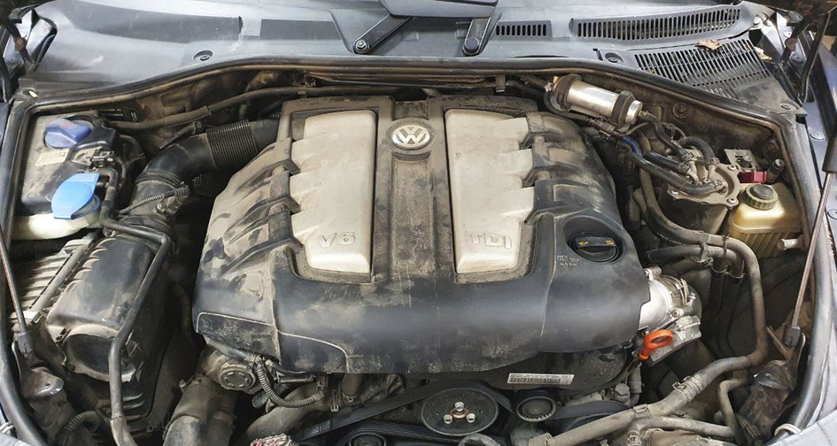 Чистка впускного коллектора от сажи Volkswagen Touareg (GP) 3.0 TDI (240 л.с.). Прошивка с отключением клапана EGR и вихревых заслонок