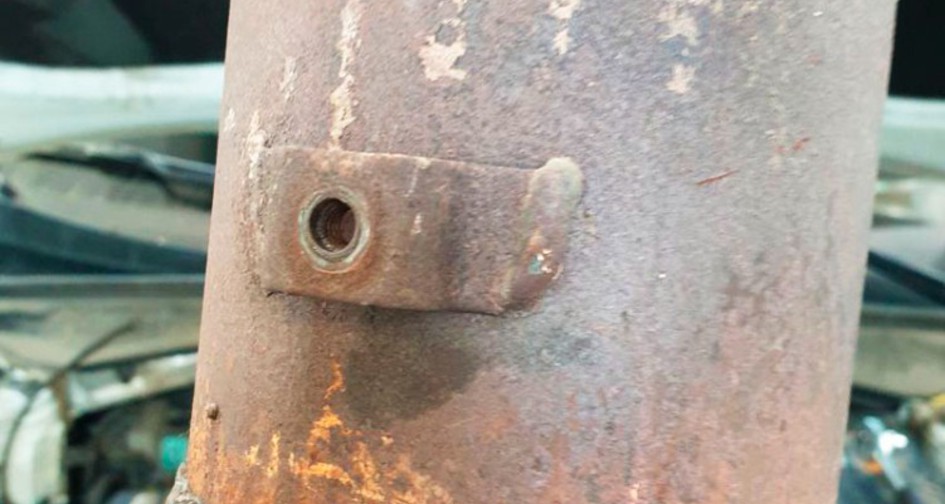 Замена пламегасителя на ремонтный металлический катализатор на Kia K5 2.0 (149 л.с.). Чип-тюнинг