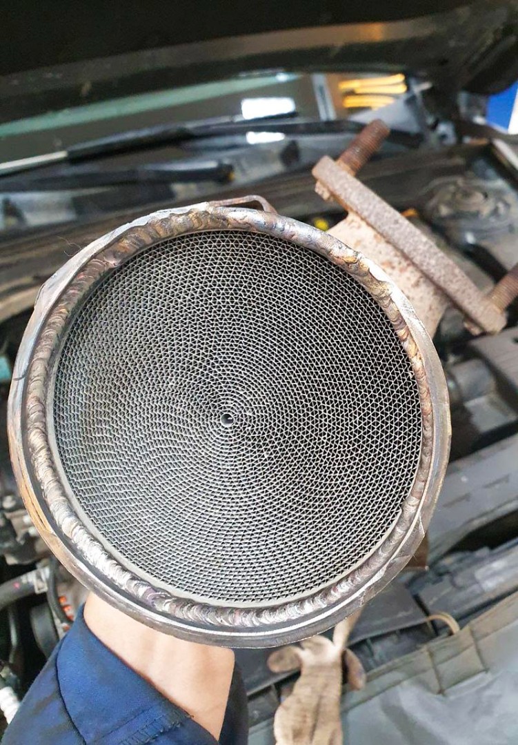 Удаление и замена катализатора на ремонтный металлический на Kia K5 2.0 (150 л.с.). Чип-тюнинг