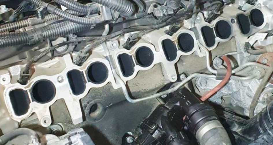 Чистка впускного коллектора BMW 5-Series (G30) 530d 3.0 (249 л.с.). Отключение клапана EGR. Чип-тюнинг