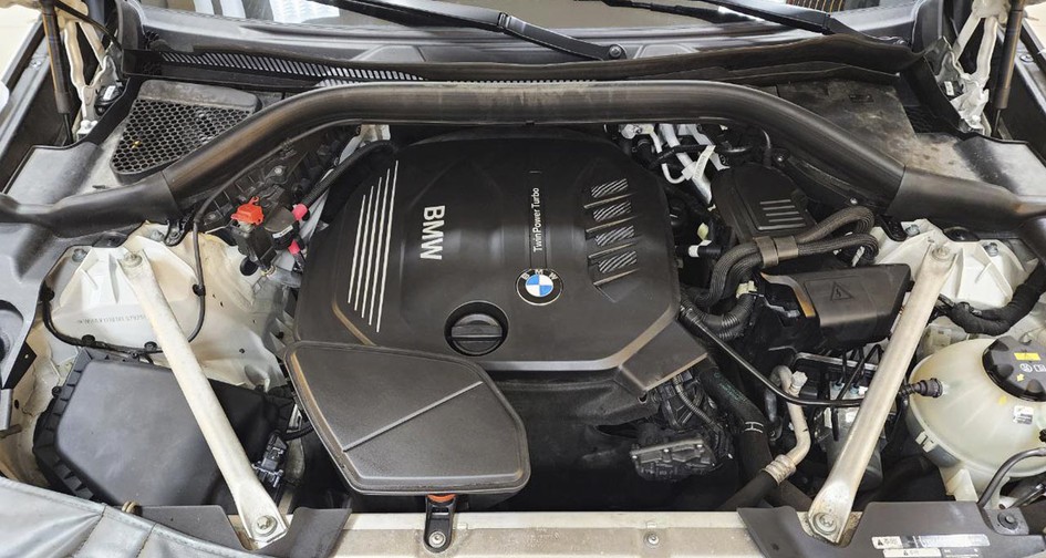 Чистка впускного коллектора от сажи на BMW X4 20d (G02) 2.0 (190 л.с.). Отключение клапана EGR. Чистка форсунок. Чип-тюнинг. Замена масла и масляного фильтра