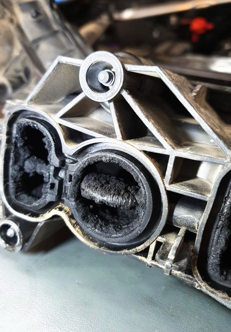 Чистка впускного коллектора от сажи BMW X7 30d (G07) 3.0 (249 л.с.). Отключение клапана EGR. Чип-тюнинг