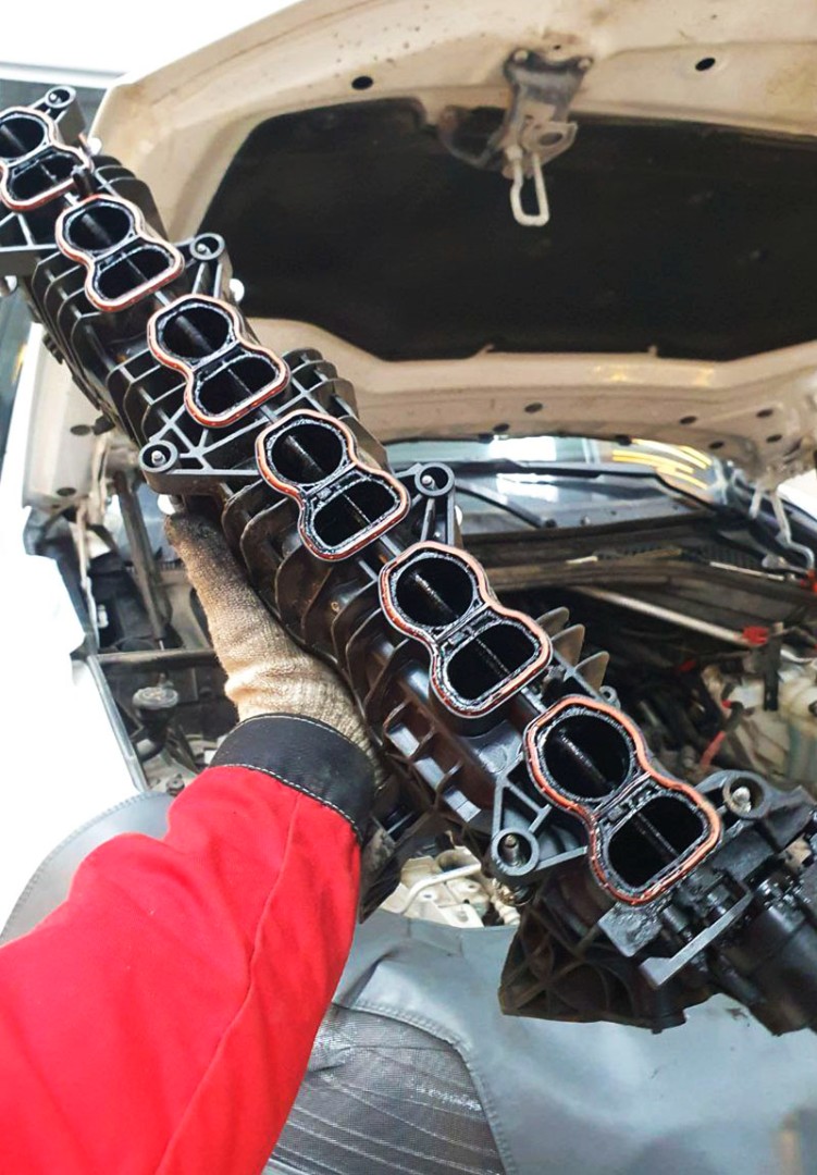 Чистка впускного коллектора от сажи на BMW X5 40d (F15) 3.0 (313 л.с.). Отключение и удаление сажевого фильтра (DPF). Чистка форсунок. Чип-тюнинг