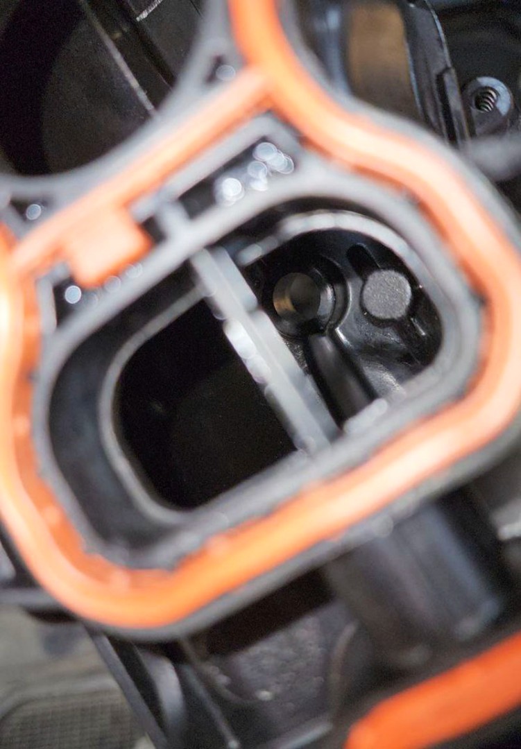 Чистка впускного коллектора, впускных каналов и клапанов BMW X5 (F15) 30d 3.0 (249 л.с.). Чип-тюнинг
